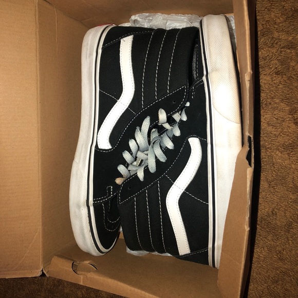 Vans - Picture 2 of 2